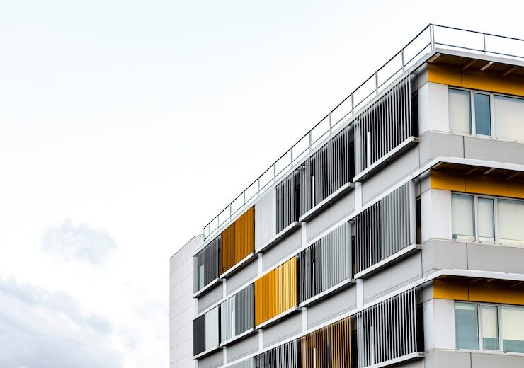 Soluții de izolare fonică prin fațade ventilate