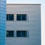 De ce să alegi o firmă specializată pentru montajul fațadelor ventilate